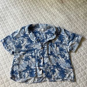 Hollister Palm Tree Print Blue Cropped Button Down
